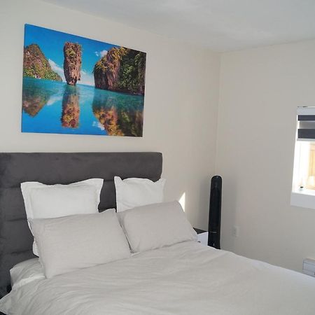 Ground Level One Bedroom Suite Surrey Exterior foto